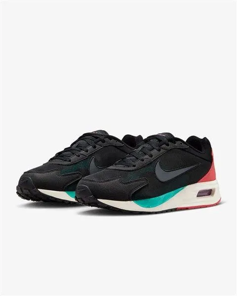 NIKE AIR MAX SOLO